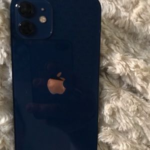 Hi I am Selling my IPhone 12 comes with the Box,It is Blue.Great shape no chips